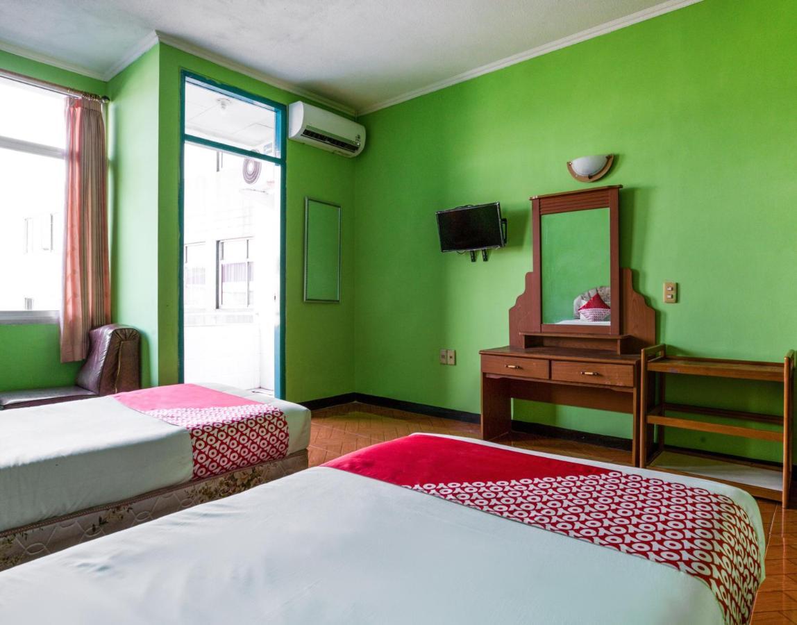 Hotel Super Oyo 1389 Carissima