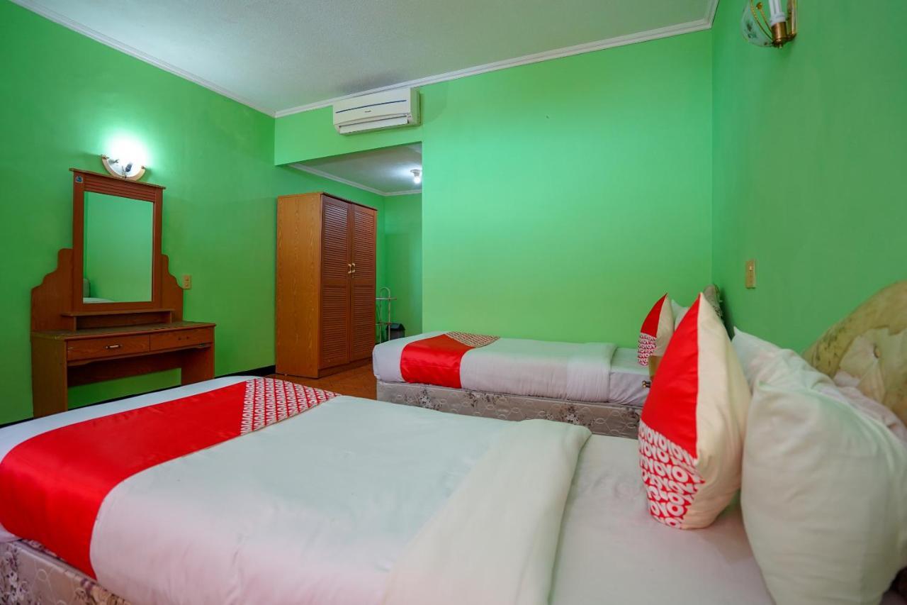 Hotel Super Oyo 1389 Carissima Palembang