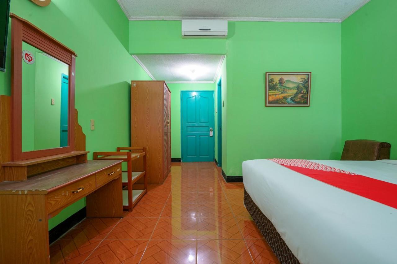 Hotel Super Oyo 1389 Carissima